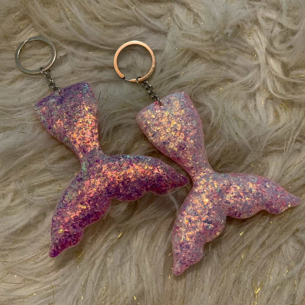 🎀FREE W/$20 PURCHASE🎀mermaid keychain